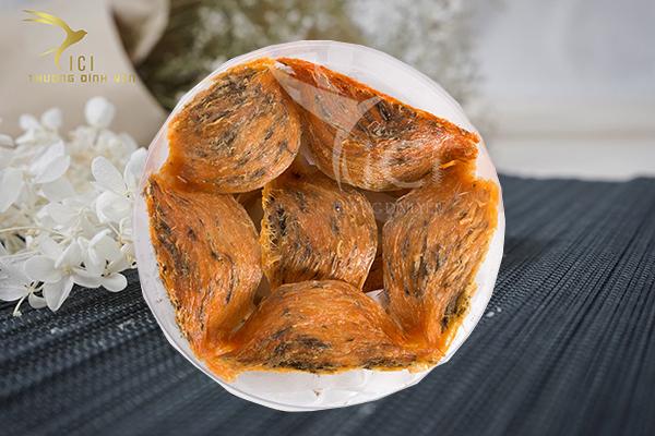 Khám phá sự khác biệt về ​màu sắc và hình dáng giữa yến hồng ​và yến trắng